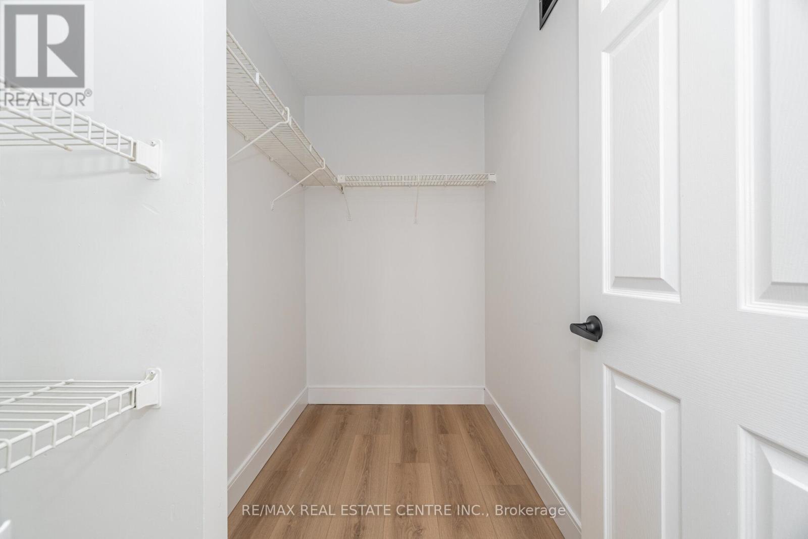 1812 - 265 Enfield Place, Mississauga, Ontario  L5B 3Y6 - Photo 35 - W12553420