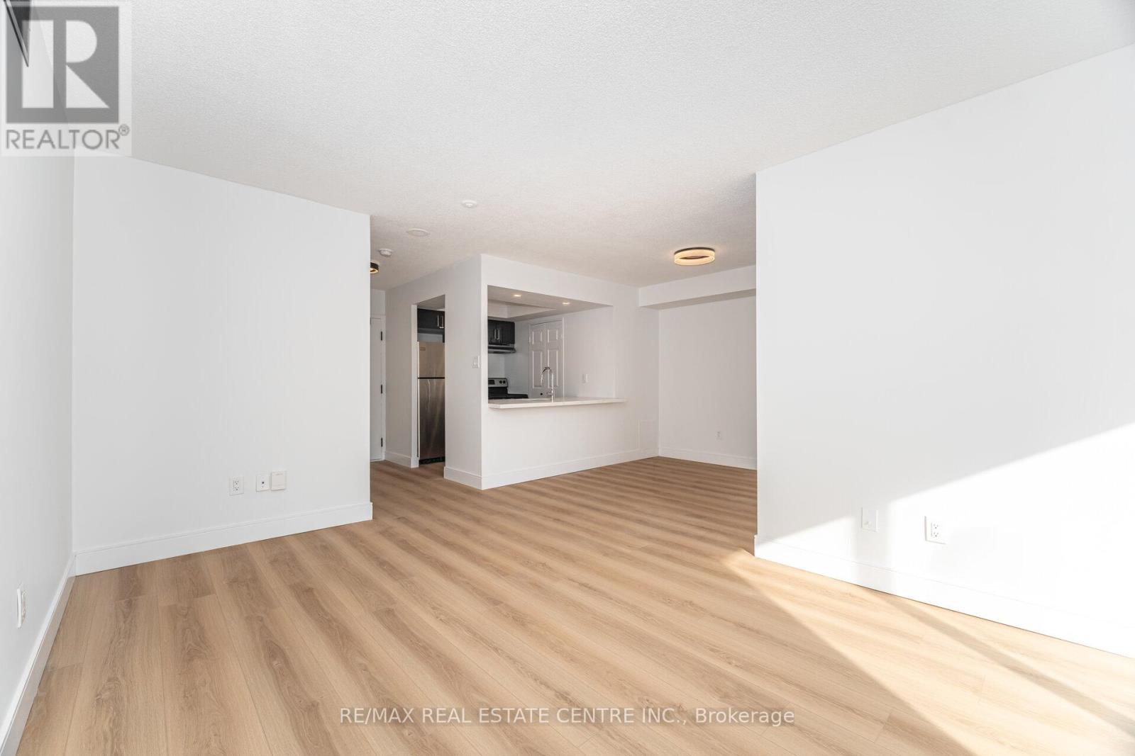 1812 - 265 Enfield Place, Mississauga, Ontario  L5B 3Y6 - Photo 17 - W12553420