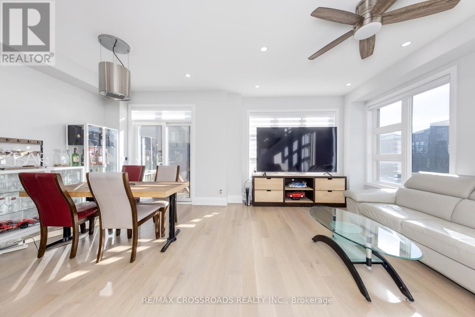 15 Percy Rye Avenue, Markham, Ontario  L6C 3K1 - Photo 13 - N12561482