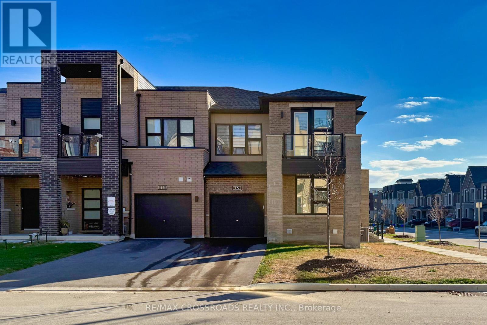 15 Percy Rye Avenue, Markham, Ontario  L6C 3K1 - Photo 2 - N12561482