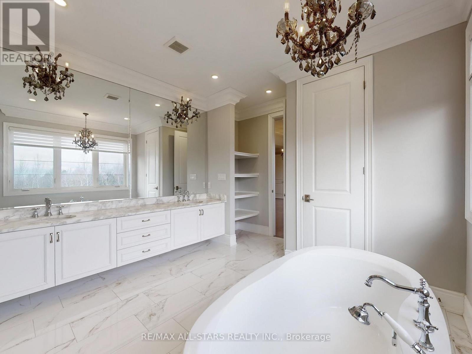 48 Cairns Gate, King, Ontario  L7B 0P5 - Photo 13 - N12561528