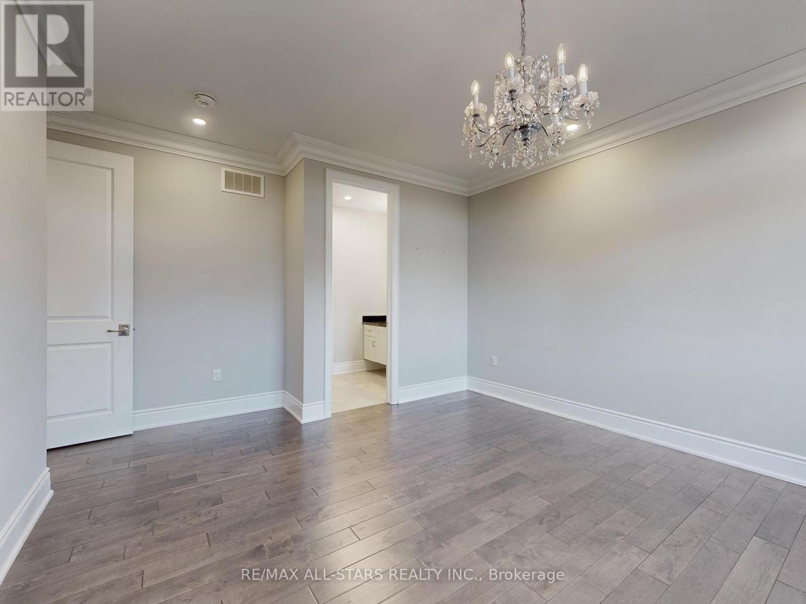 48 Cairns Gate, King, Ontario  L7B 0P5 - Photo 19 - N12561528