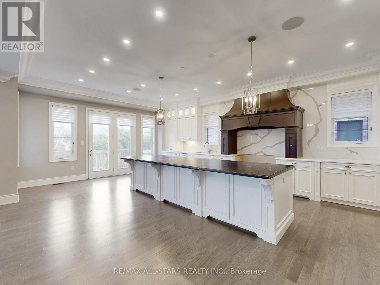 48 Cairns Gate, King, Ontario  L7B 0P5 - Photo 3 - N12561528