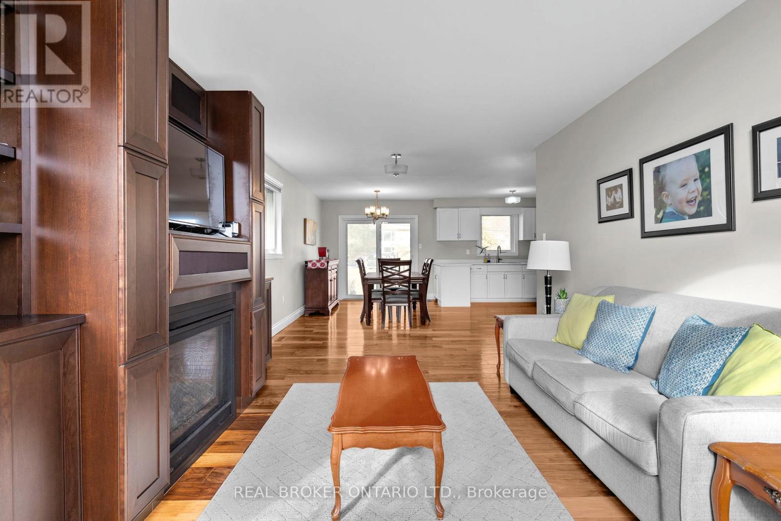 22 Countryside Court, Bradford West Gwillimbury, Ontario  L3Z 2Z8 - Photo 12 - N12561558