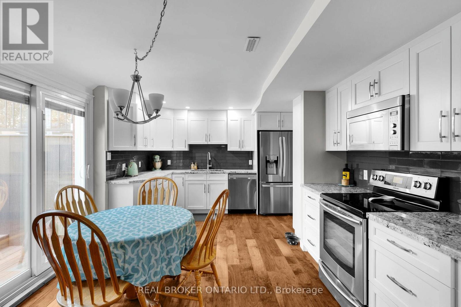 22 Countryside Court, Bradford West Gwillimbury, Ontario  L3Z 2Z8 - Photo 26 - N12561558