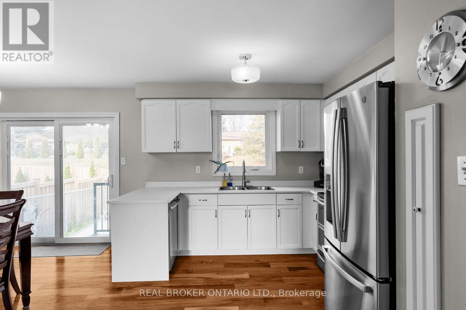 22 Countryside Court, Bradford West Gwillimbury, Ontario  L3Z 2Z8 - Photo 8 - N12561558