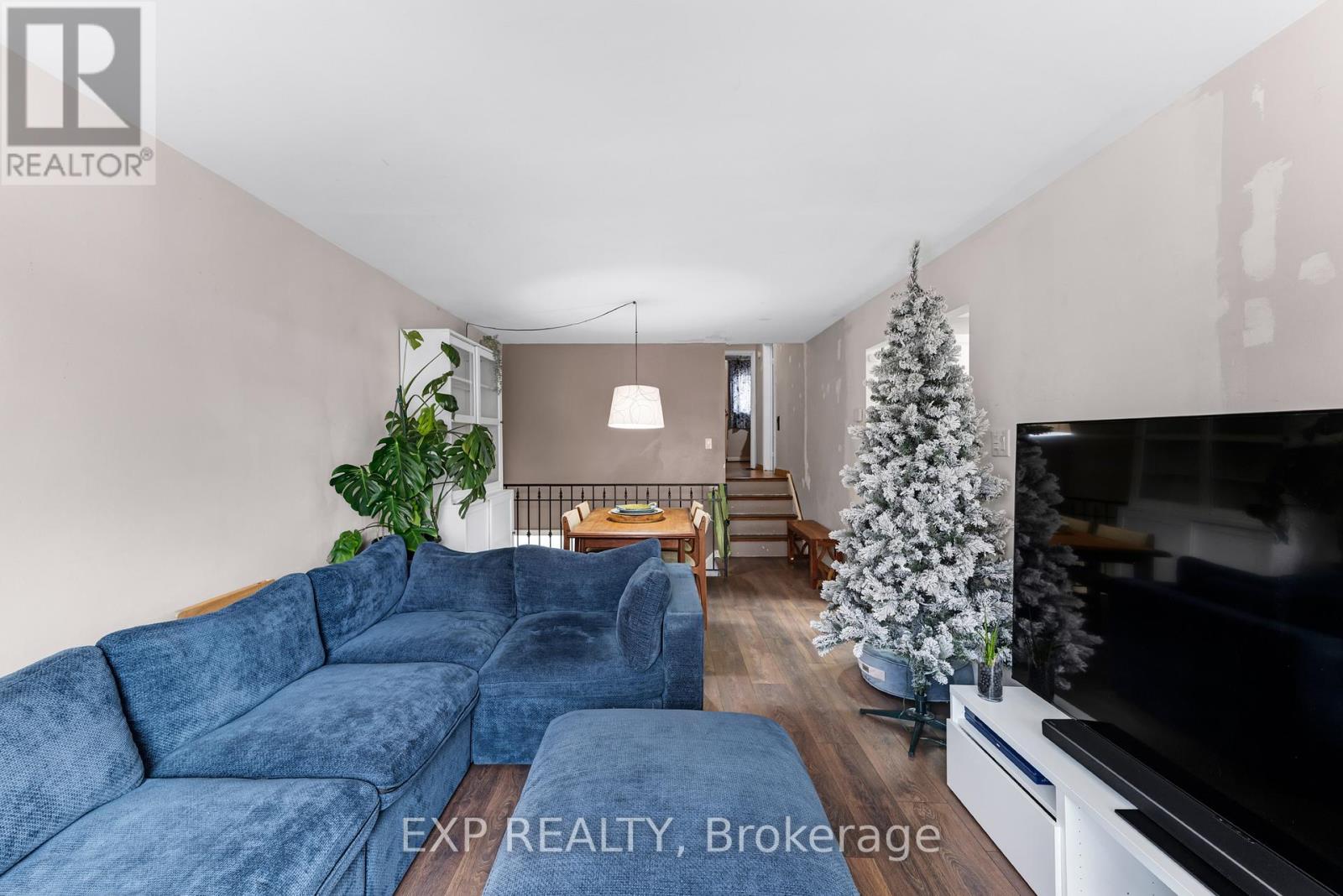 5 Kitimat Crescent, Aurora, Ontario  L4G 3C2 - Photo 5 - N12561560