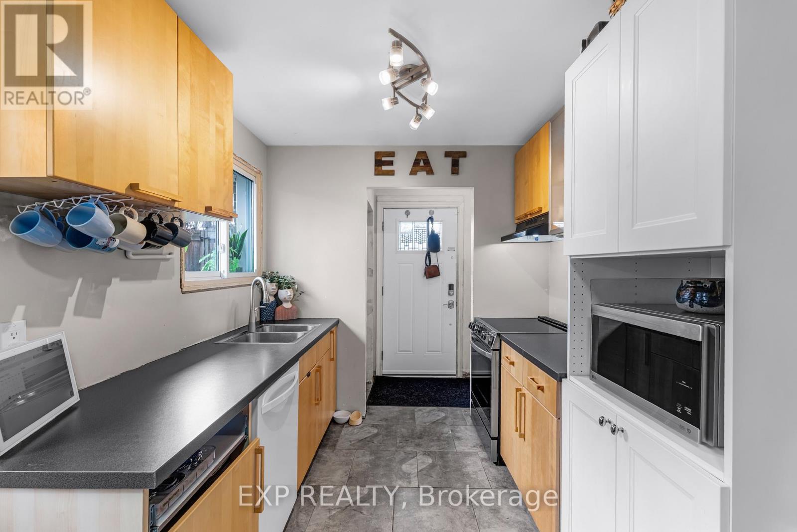 5 Kitimat Crescent, Aurora, Ontario  L4G 3C2 - Photo 8 - N12561560