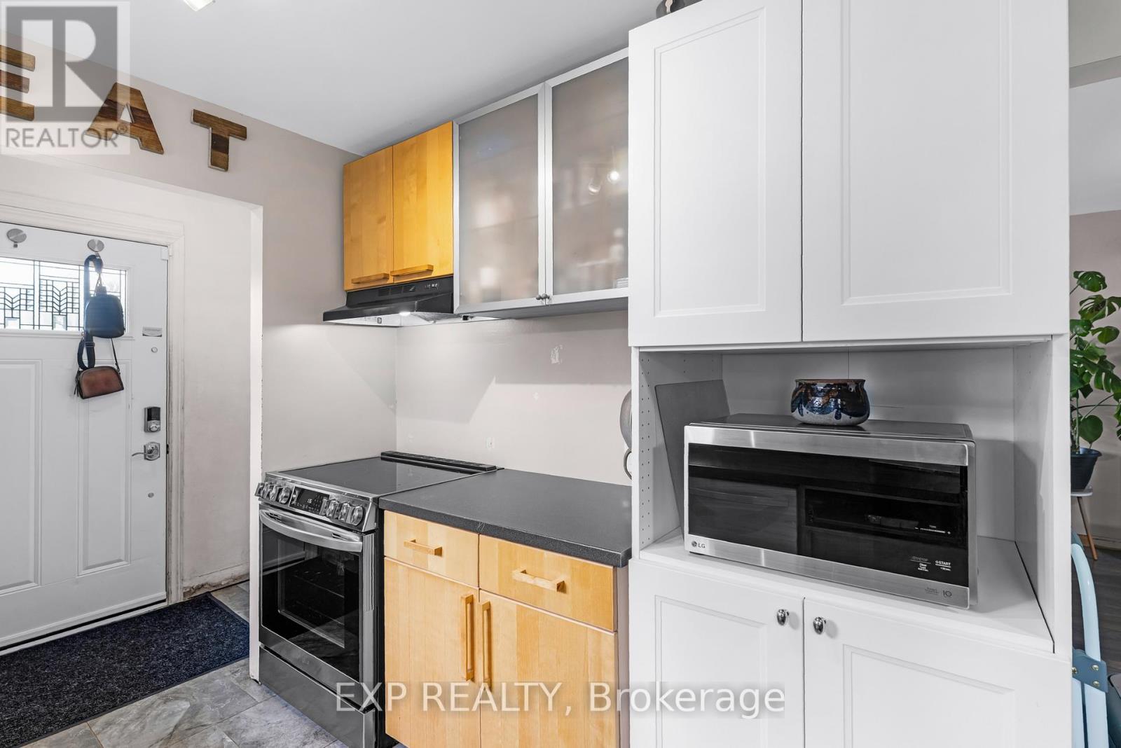 5 Kitimat Crescent, Aurora, Ontario  L4G 3C2 - Photo 9 - N12561560