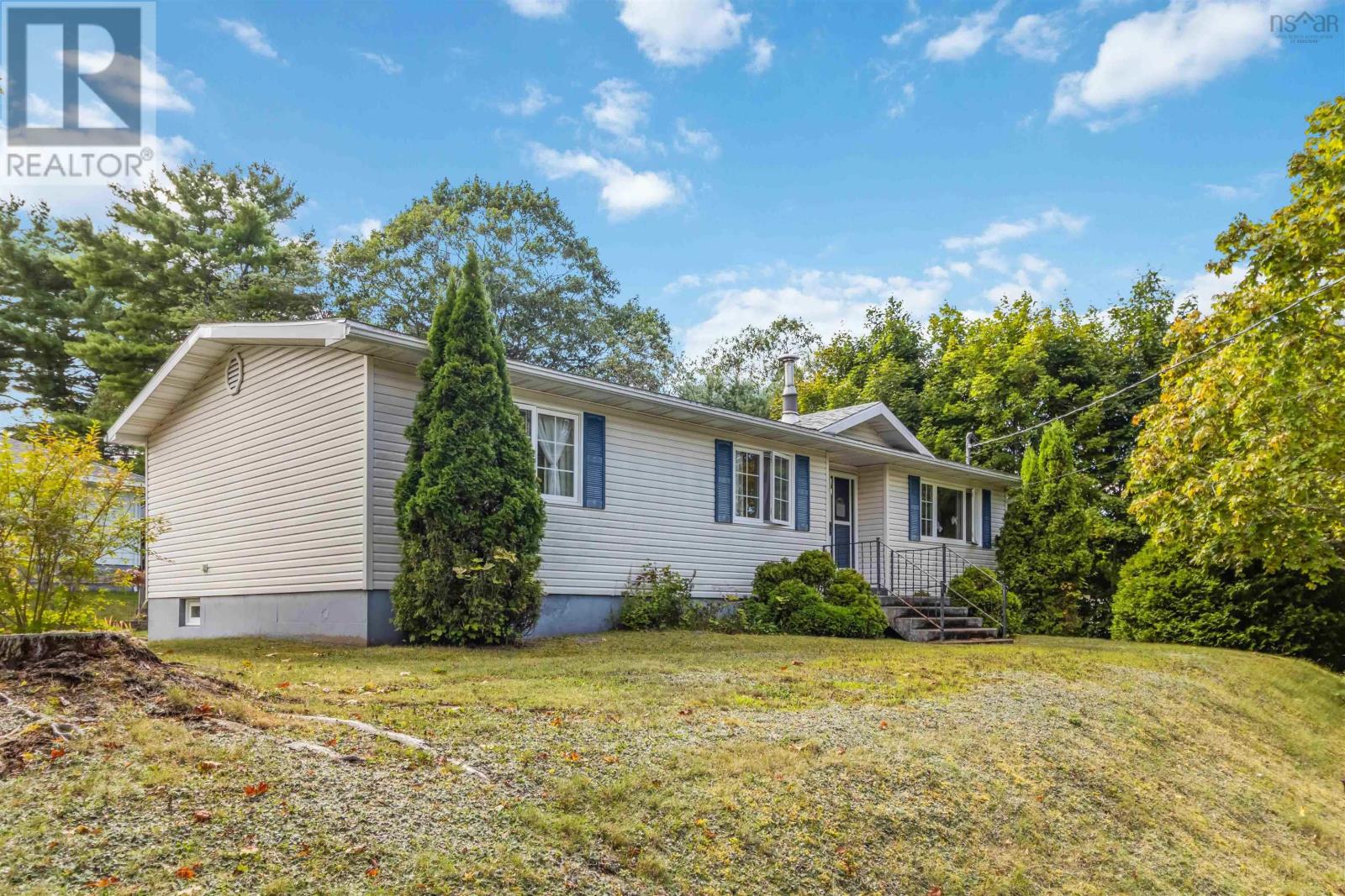 14 Bennett Avenue, Bridgewater, Nova Scotia  B4V 3A9 - Photo 1 - 202523245