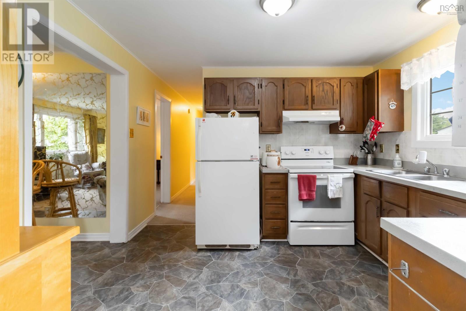 14 Bennett Avenue, Bridgewater, Nova Scotia  B4V 3A9 - Photo 13 - 202523245