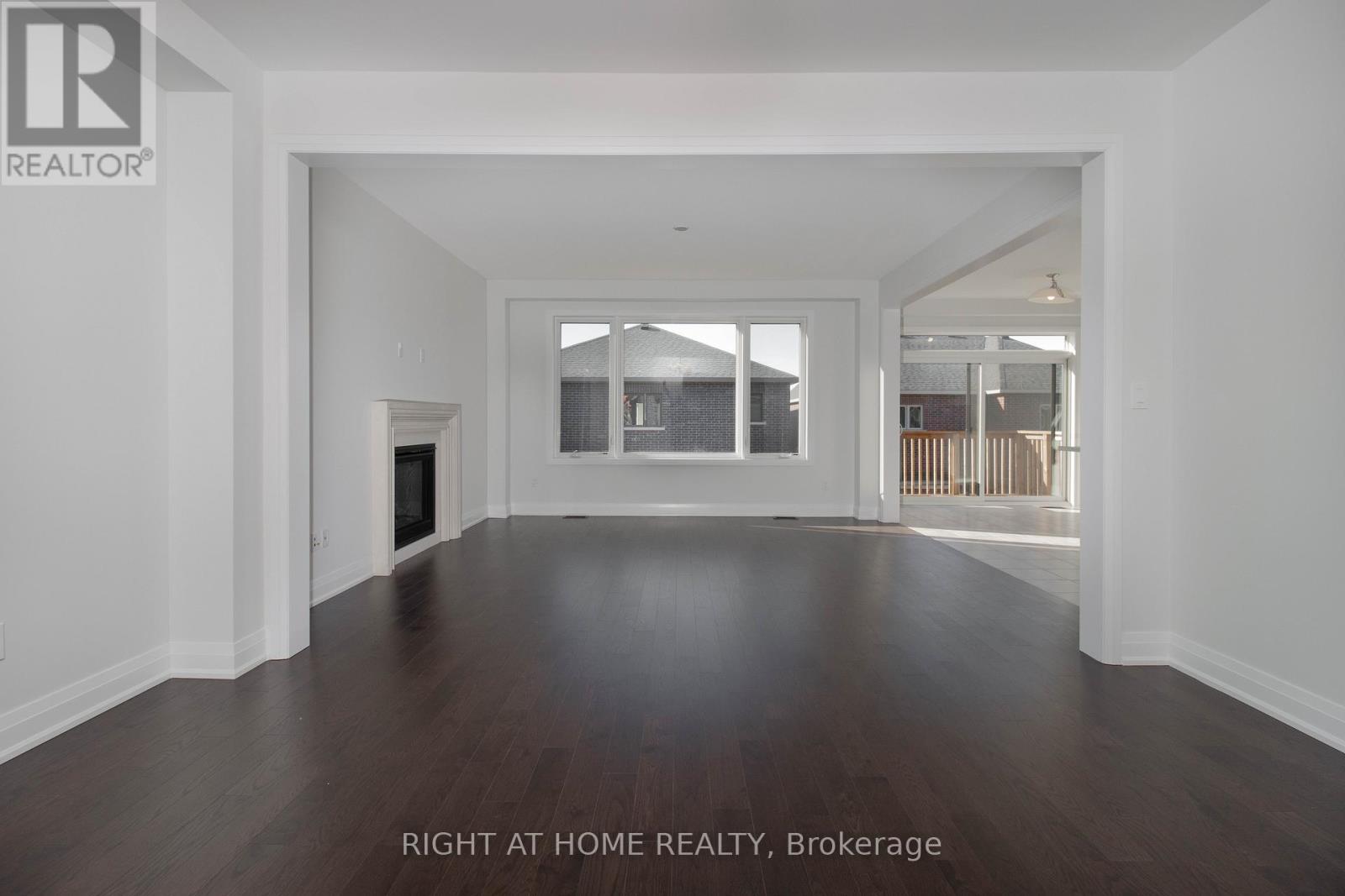 6 Periwinkle Road, Springwater, Ontario  L0L 1Y3 - Photo 11 - S12561452