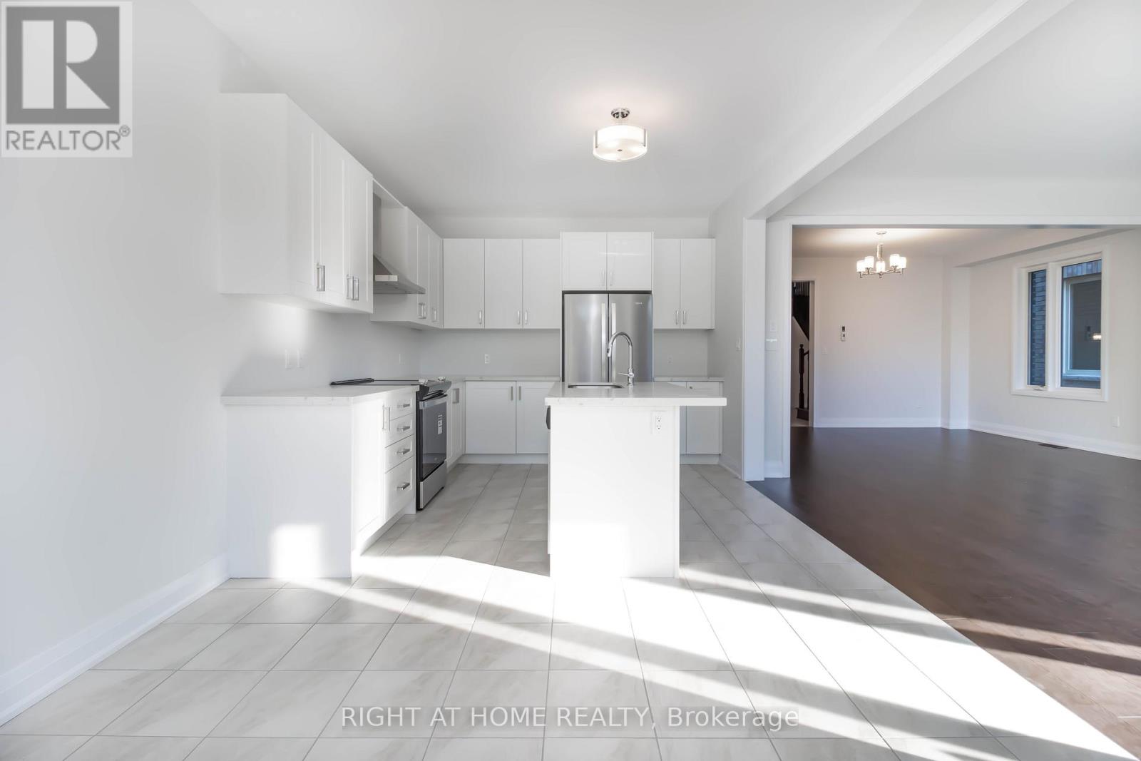 6 Periwinkle Road, Springwater, Ontario  L0L 1Y3 - Photo 13 - S12561452