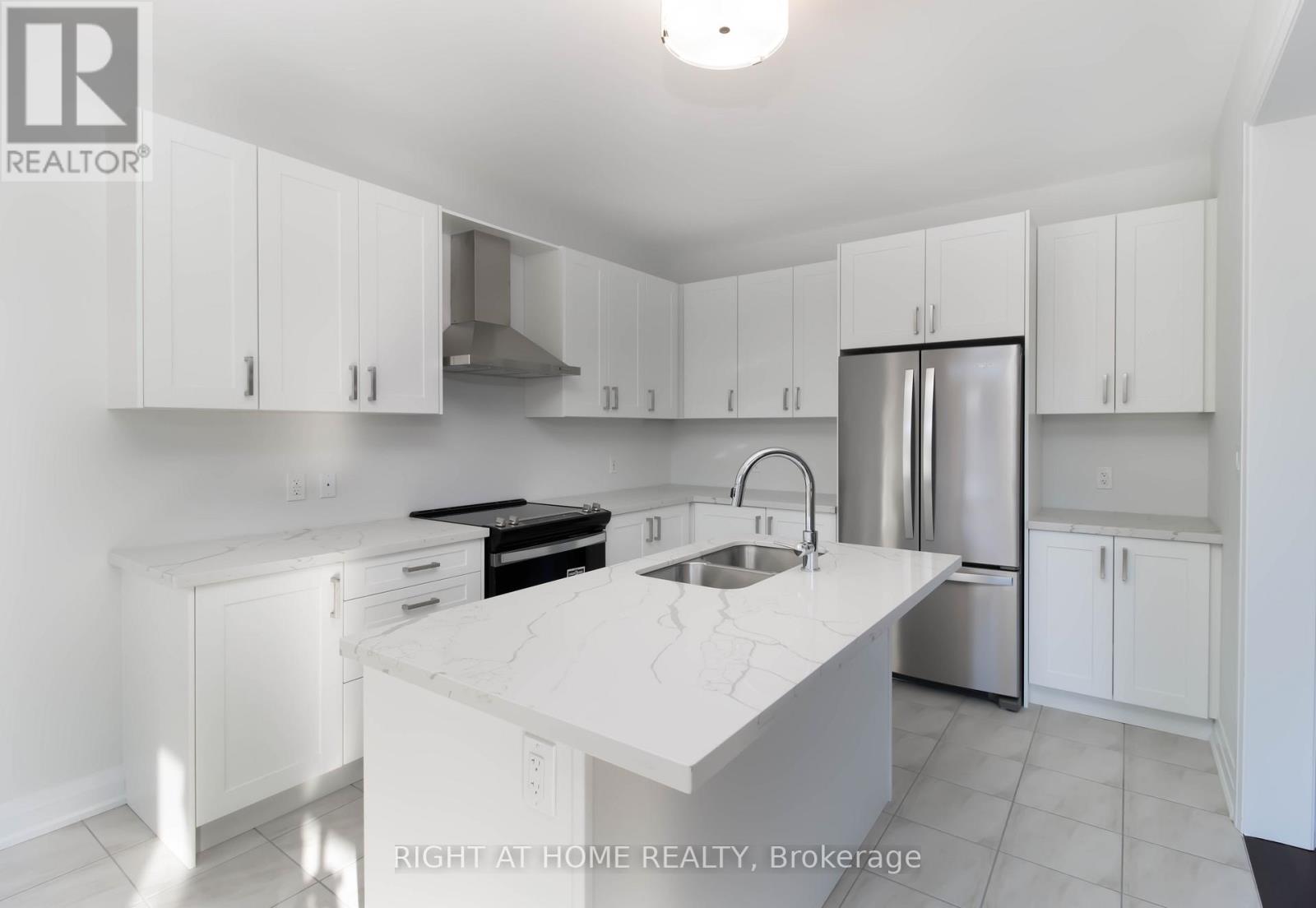 6 Periwinkle Road, Springwater, Ontario  L0L 1Y3 - Photo 14 - S12561452