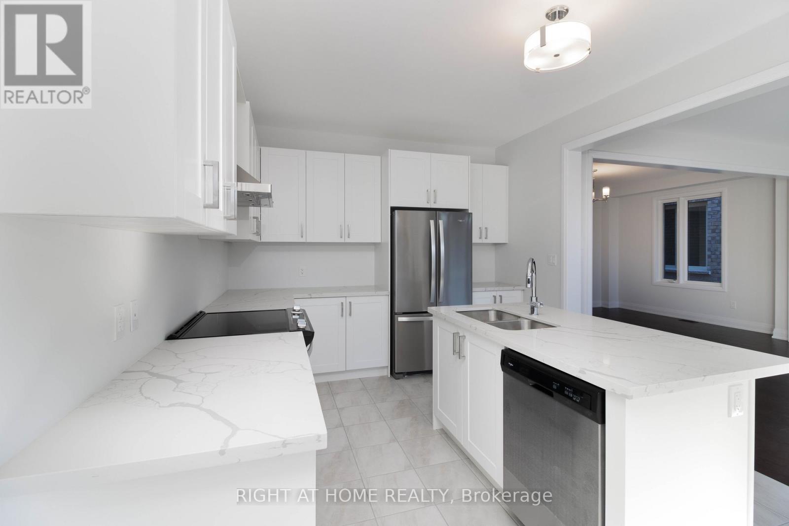 6 Periwinkle Road, Springwater, Ontario  L0L 1Y3 - Photo 15 - S12561452