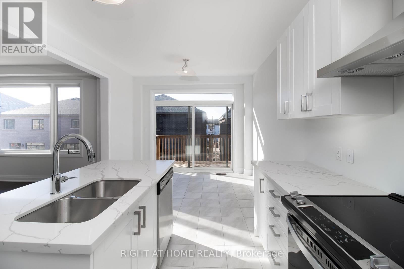 6 Periwinkle Road, Springwater, Ontario  L0L 1Y3 - Photo 16 - S12561452