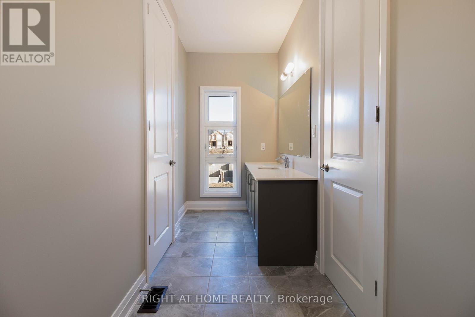 6 Periwinkle Road, Springwater, Ontario  L0L 1Y3 - Photo 20 - S12561452