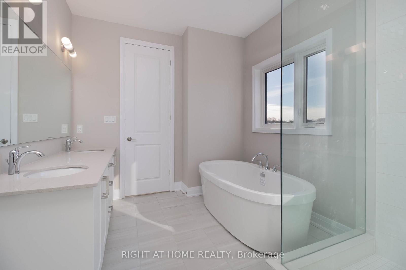 6 Periwinkle Road, Springwater, Ontario  L0L 1Y3 - Photo 33 - S12561452