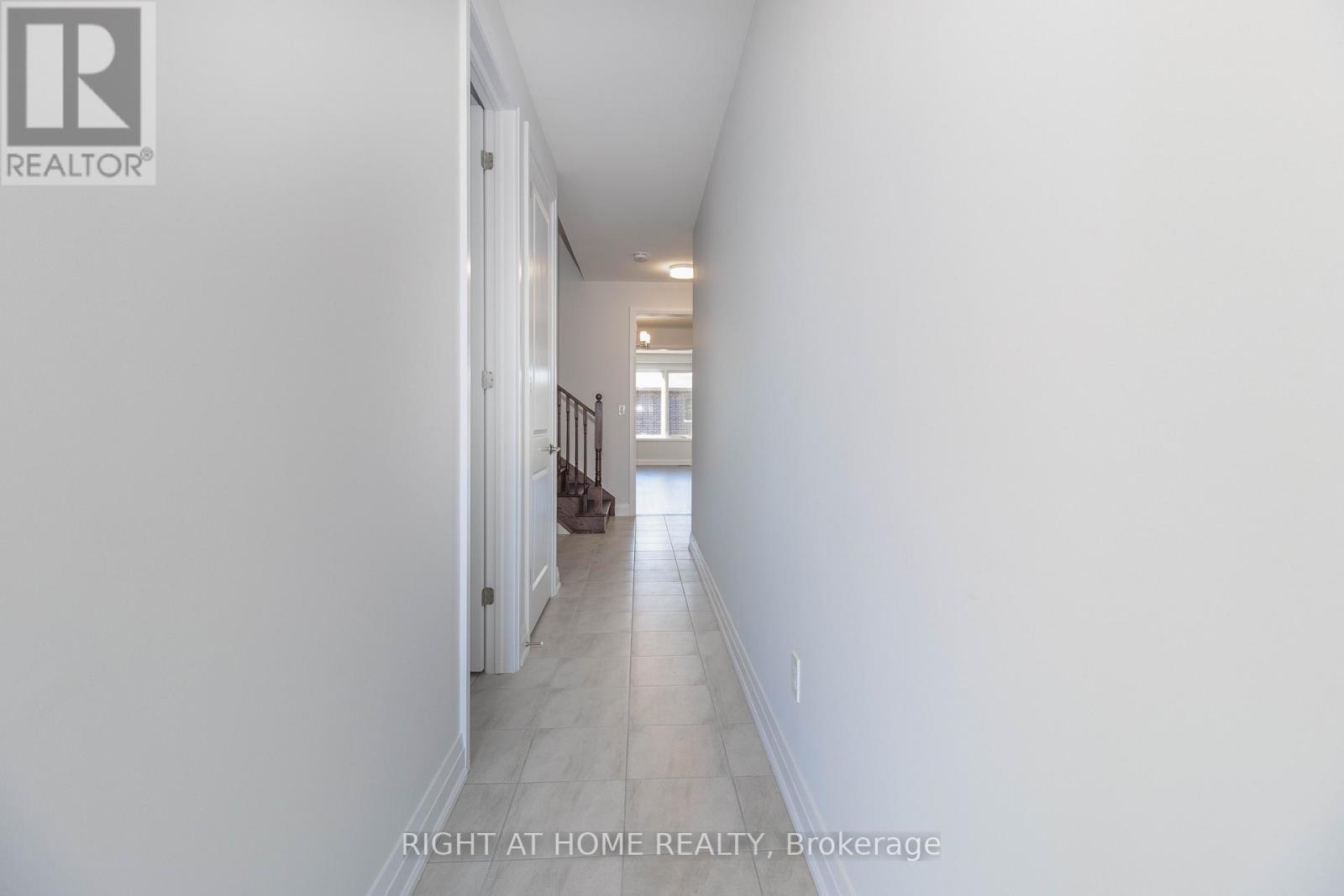 6 Periwinkle Road, Springwater, Ontario  L0L 1Y3 - Photo 4 - S12561452