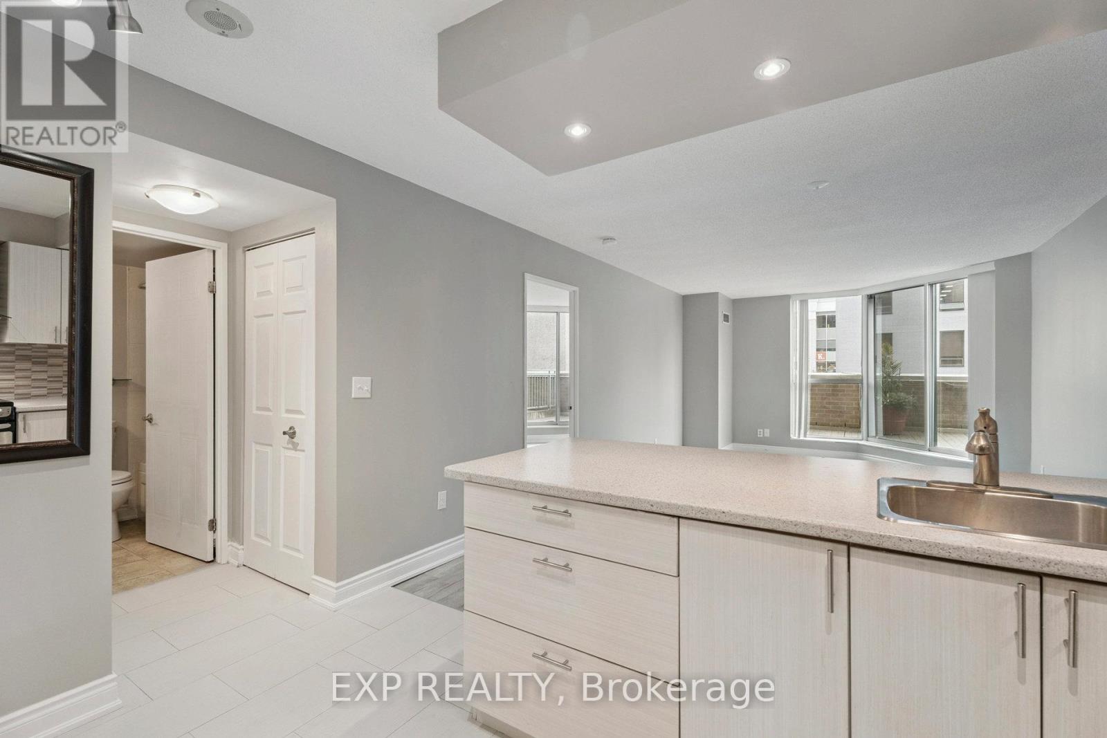 301 - 140 Dunlop Street E, Barrie, Ontario  L4M 6H9 - Photo 12 - S12561472