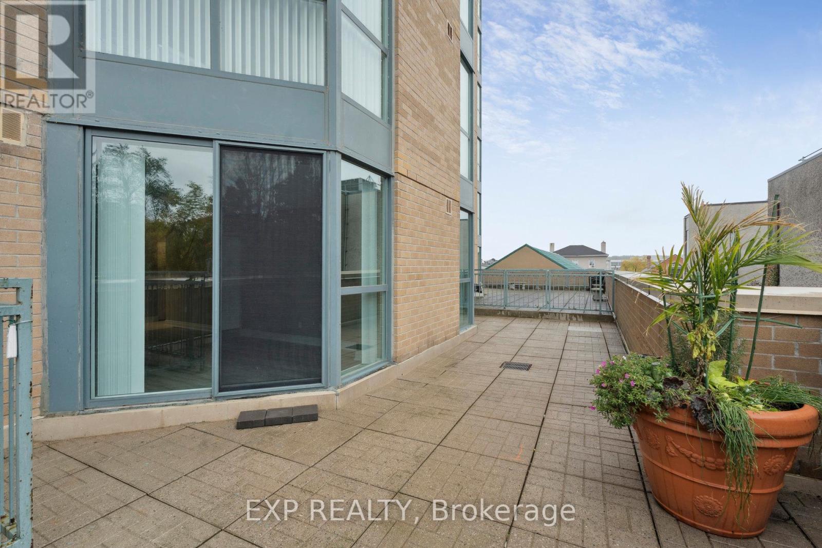 301 - 140 Dunlop Street E, Barrie, Ontario  L4M 6H9 - Photo 36 - S12561472