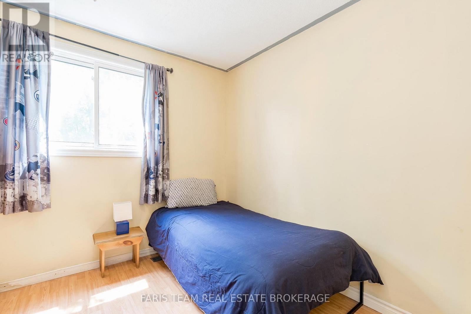 111 Burke Street, Penetanguishene, Ontario  L9M 1B2 - Photo 13 - S12561524