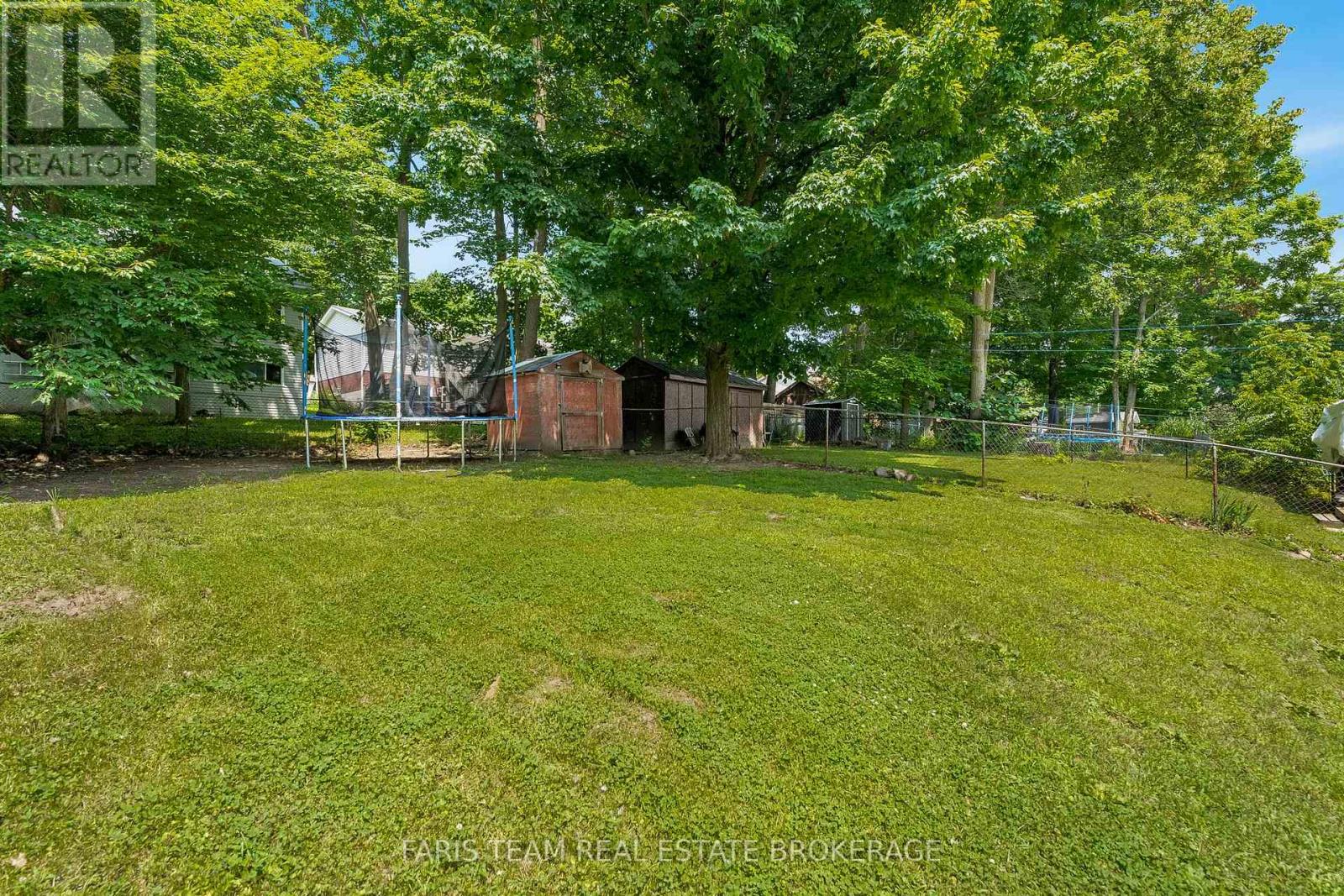 111 Burke Street, Penetanguishene, Ontario  L9M 1B2 - Photo 18 - S12561524