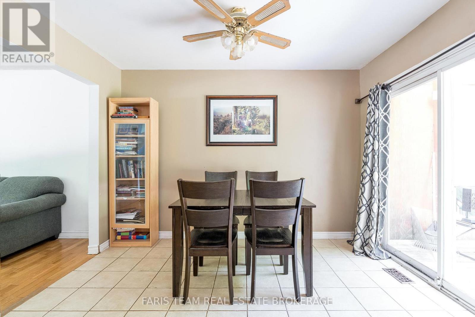 111 Burke Street, Penetanguishene, Ontario  L9M 1B2 - Photo 6 - S12561524