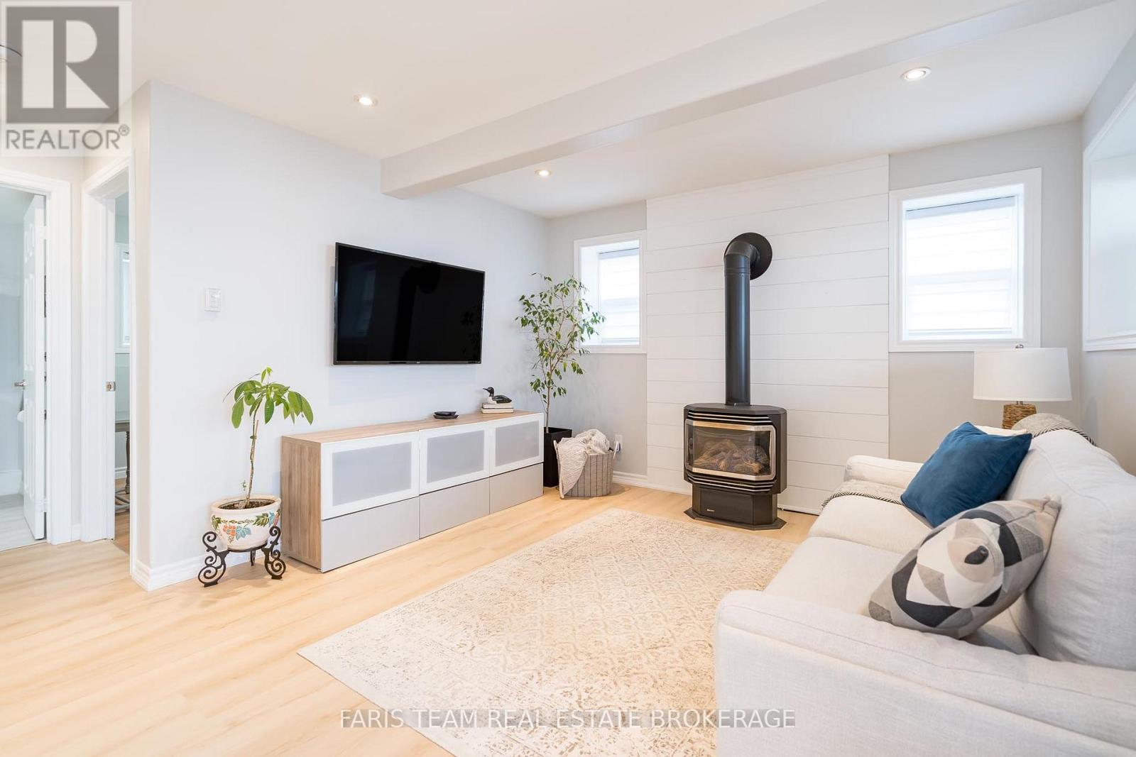 282 Robins Point Road, Tay, Ontario  L0K 2A0 - Photo 16 - S12561534