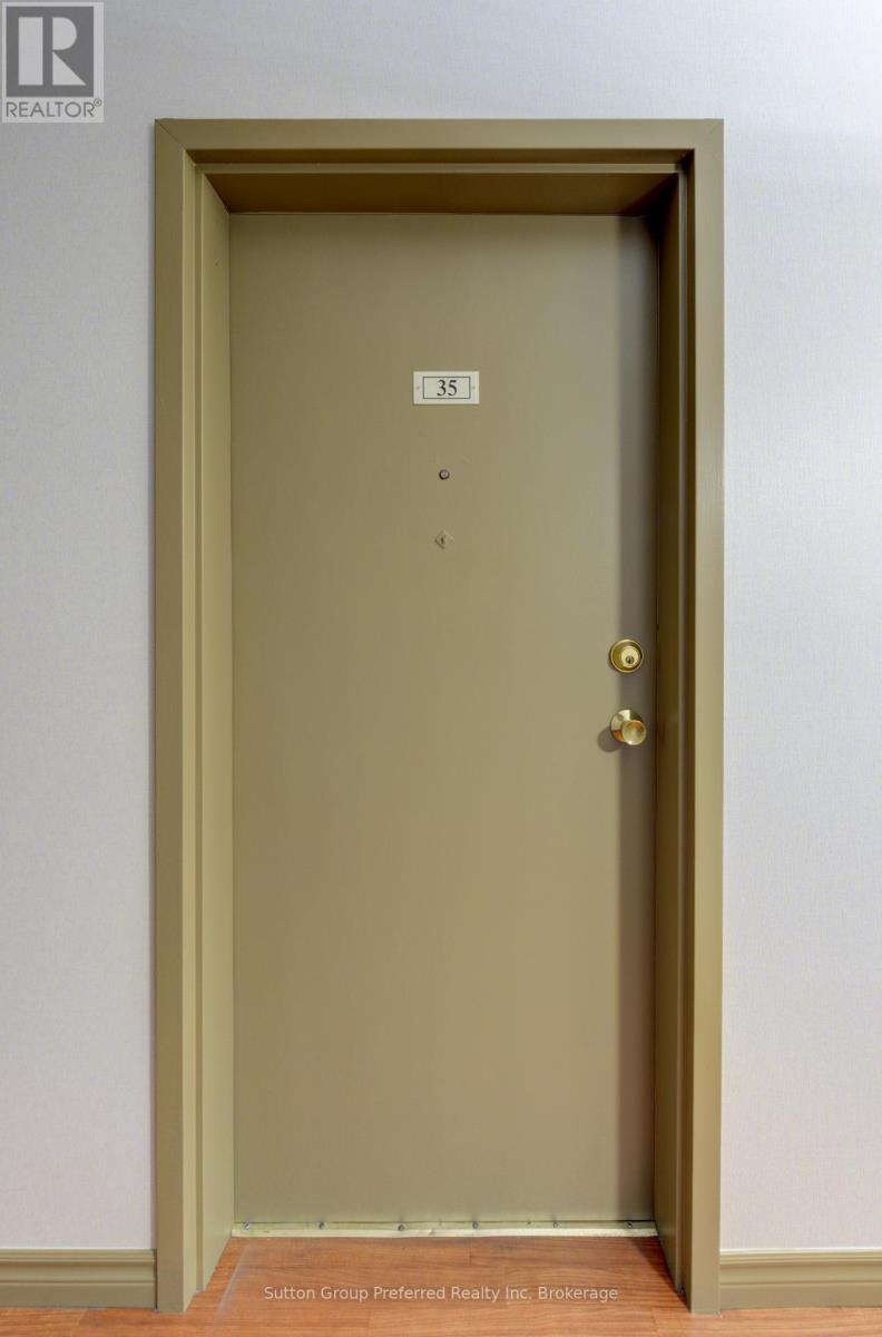 35 - 64 Hiawatha Road, Woodstock, Ontario  N4T 1P4 - Photo 8 - X12290625