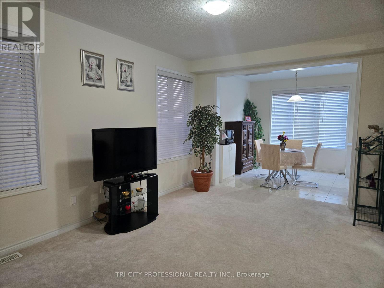 520 Edenbrook Hill Drive, Brampton, Ontario  L7A 4T7 - Photo 10 - W12561458