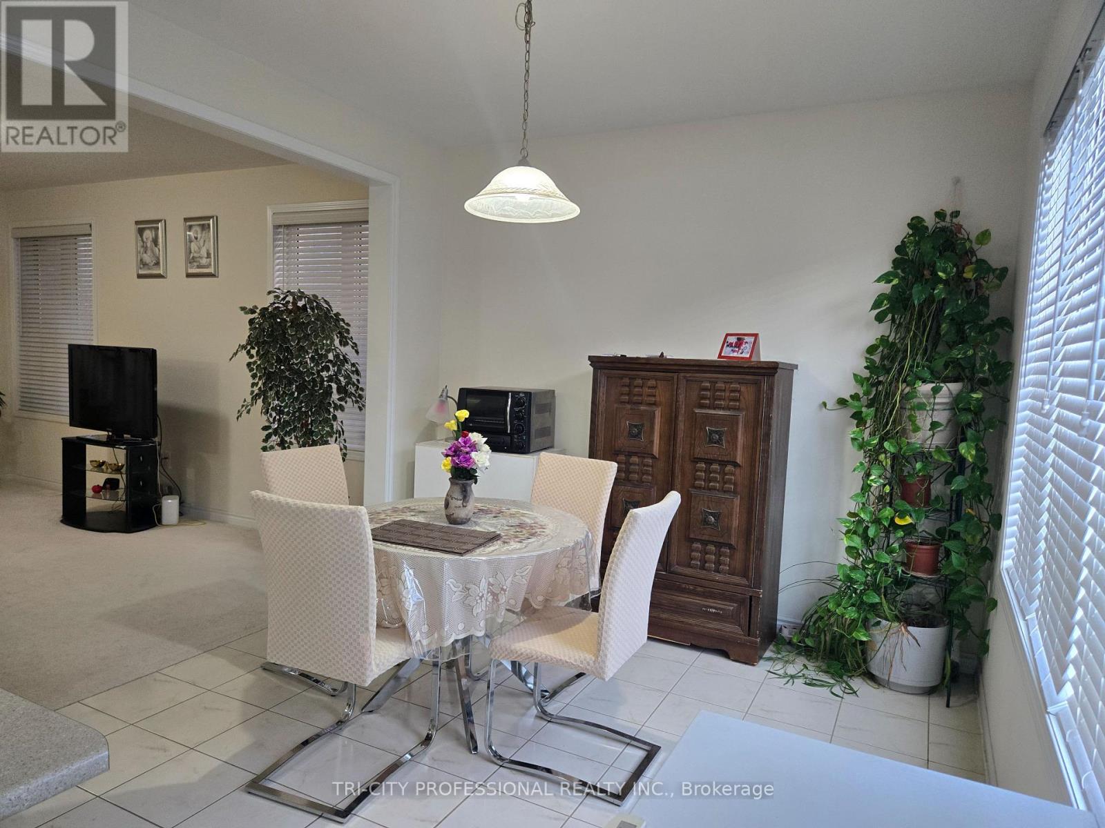 520 Edenbrook Hill Drive, Brampton, Ontario  L7A 4T7 - Photo 13 - W12561458