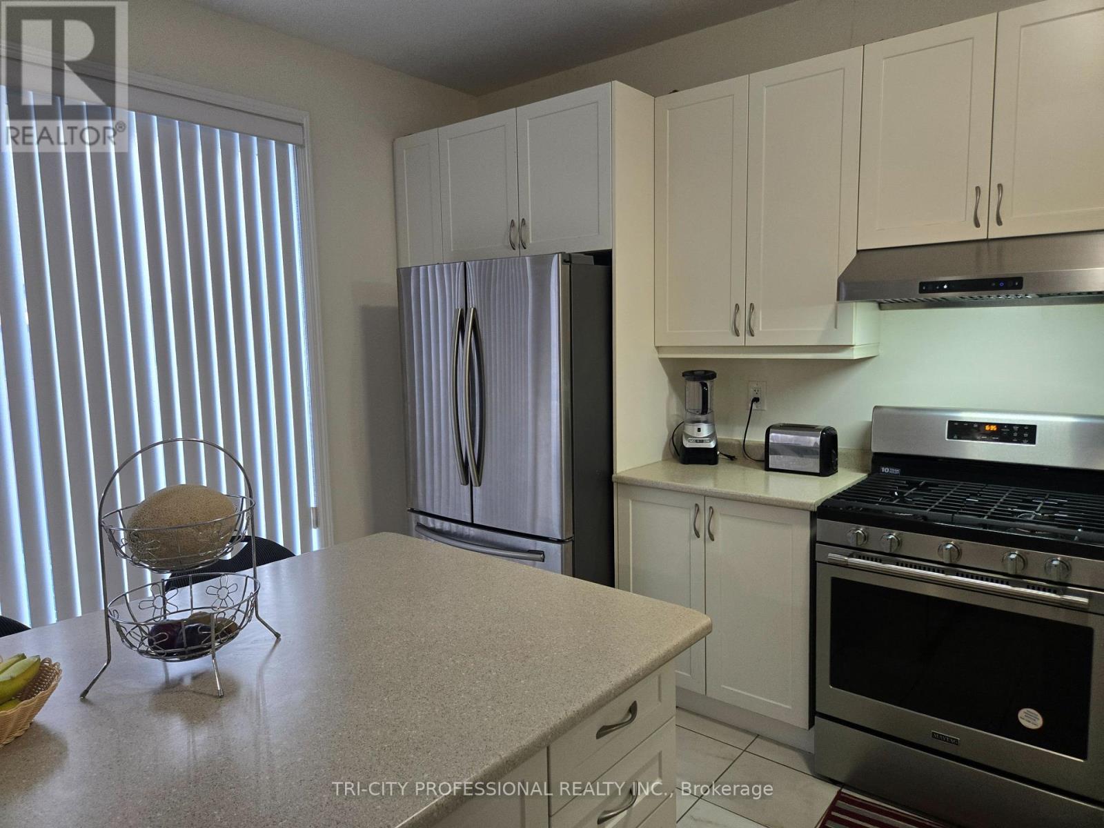 520 Edenbrook Hill Drive, Brampton, Ontario  L7A 4T7 - Photo 16 - W12561458