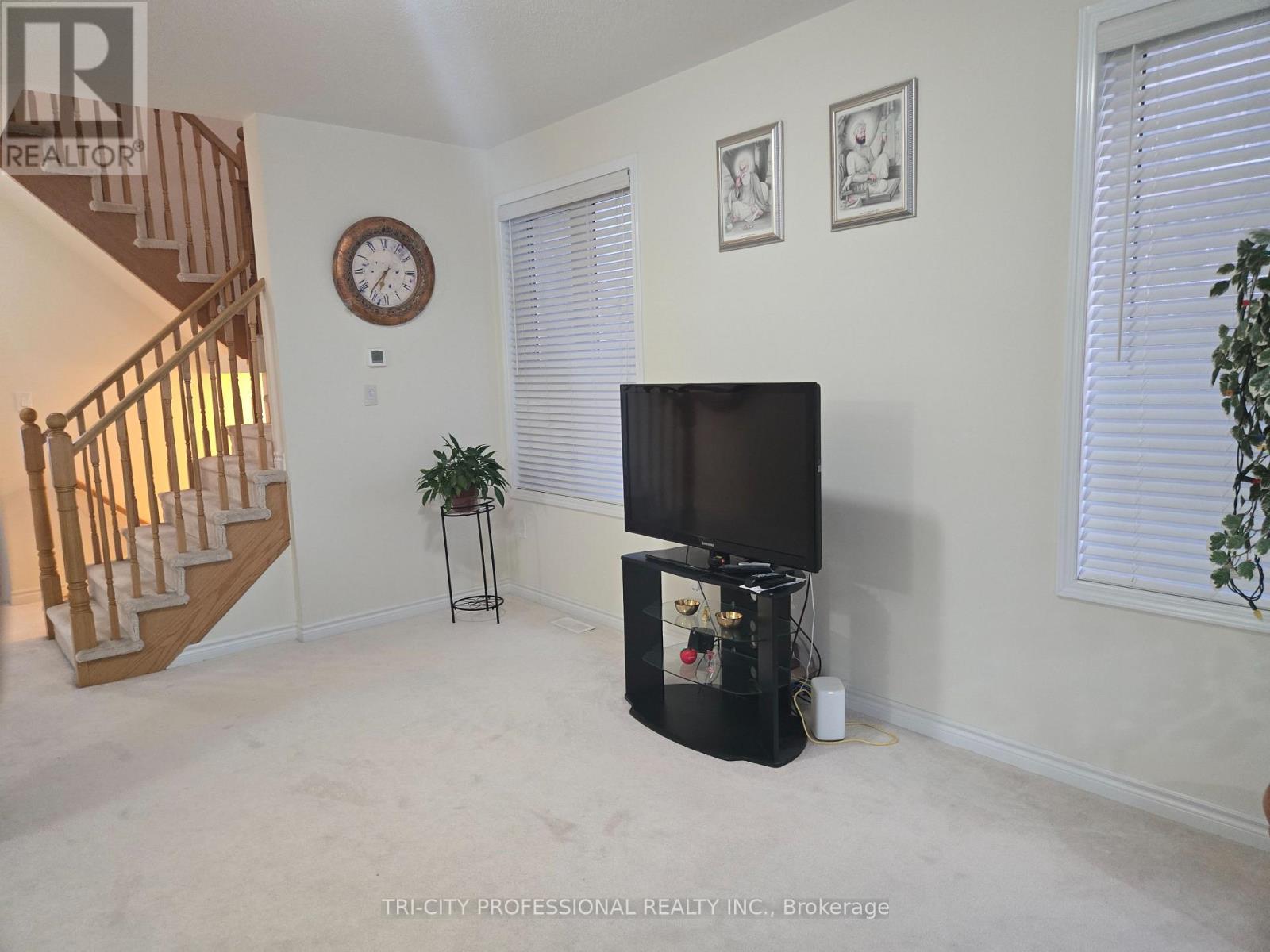 520 Edenbrook Hill Drive, Brampton, Ontario  L7A 4T7 - Photo 8 - W12561458