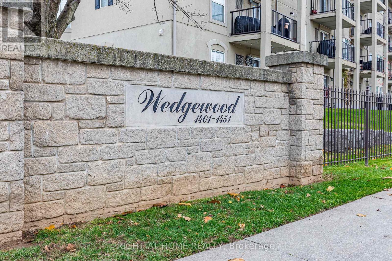 107 - 1431 Walker's Line, Burlington, Ontario  L7M 4P3 - Photo 2 - W12561498