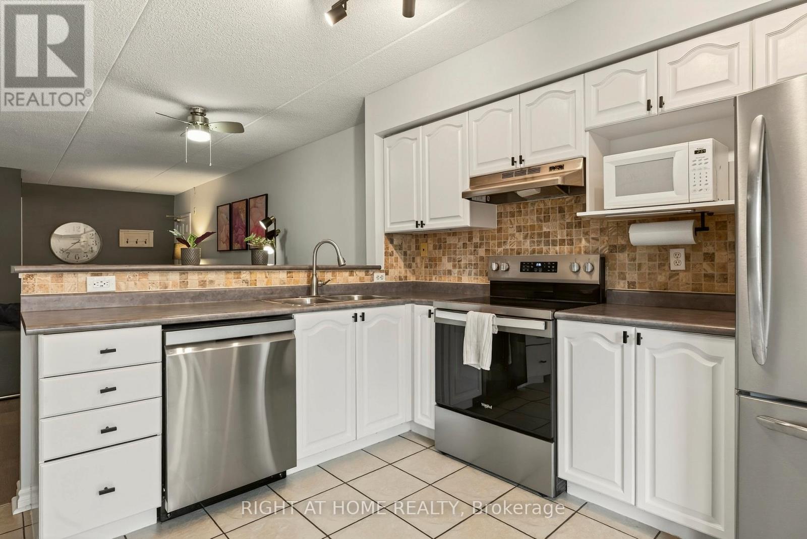 107 - 1431 Walker's Line, Burlington, Ontario  L7M 4P3 - Photo 20 - W12561498