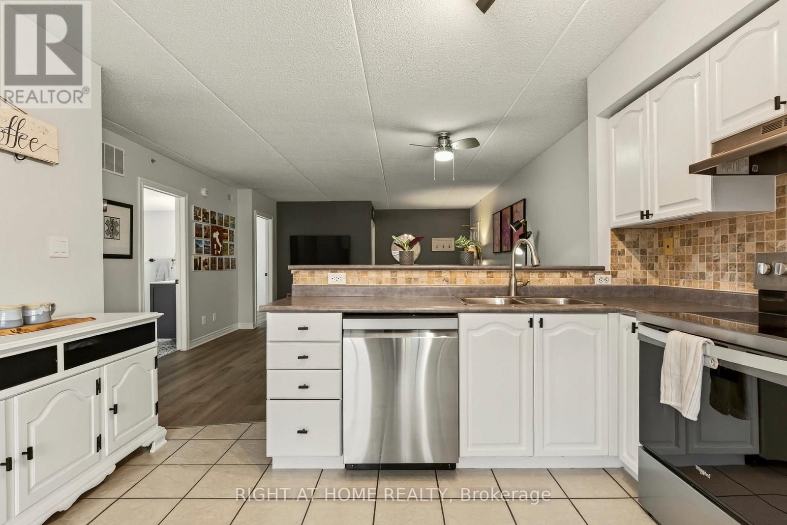 107 - 1431 Walker's Line, Burlington, Ontario  L7M 4P3 - Photo 22 - W12561498