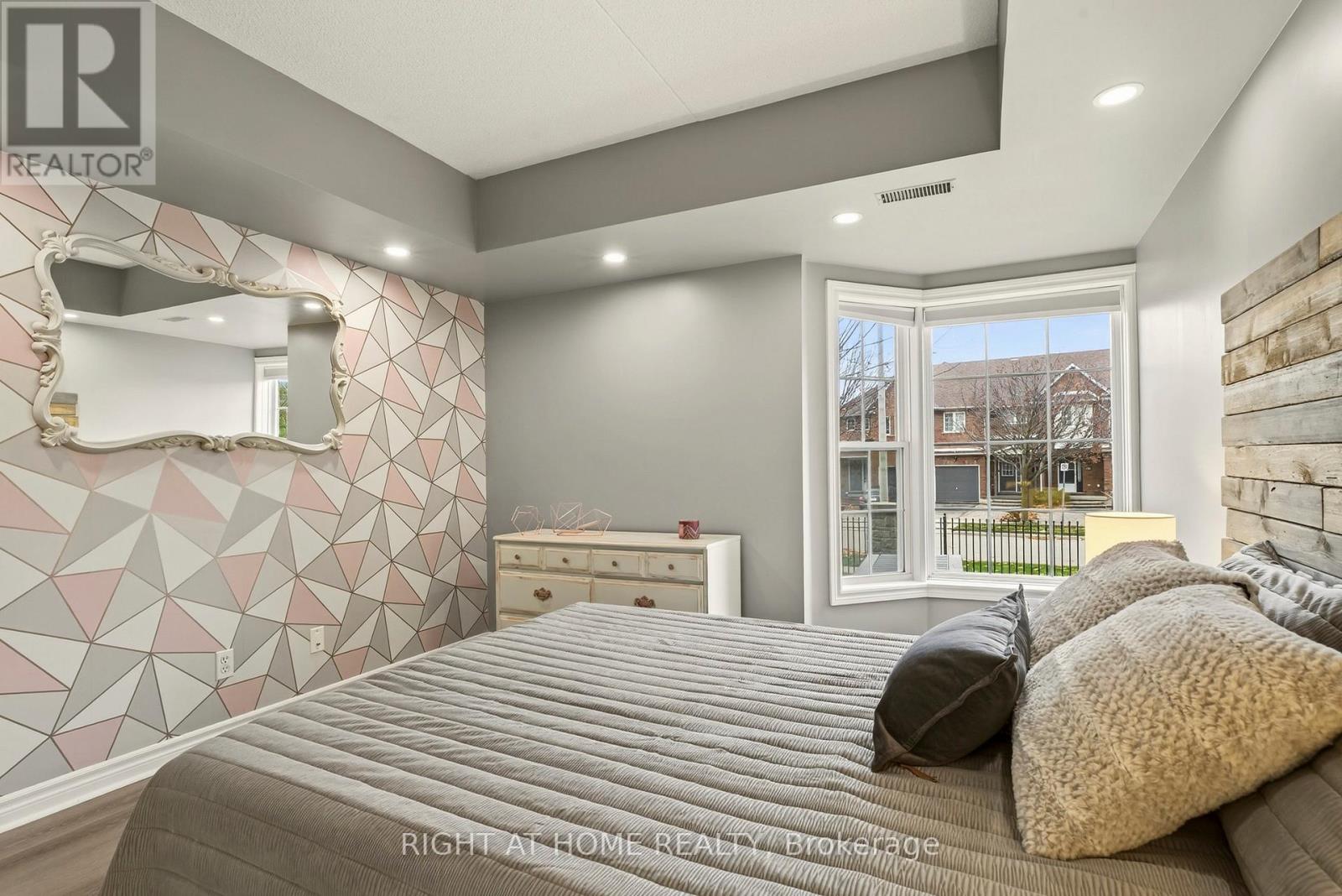 107 - 1431 Walker's Line, Burlington, Ontario  L7M 4P3 - Photo 24 - W12561498