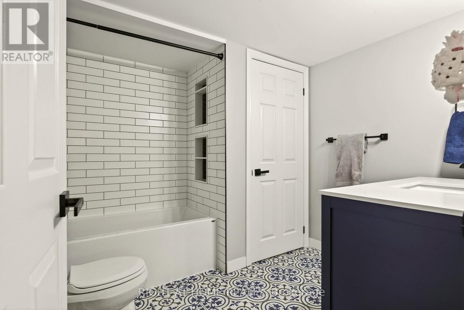 107 - 1431 Walker's Line, Burlington, Ontario  L7M 4P3 - Photo 30 - W12561498