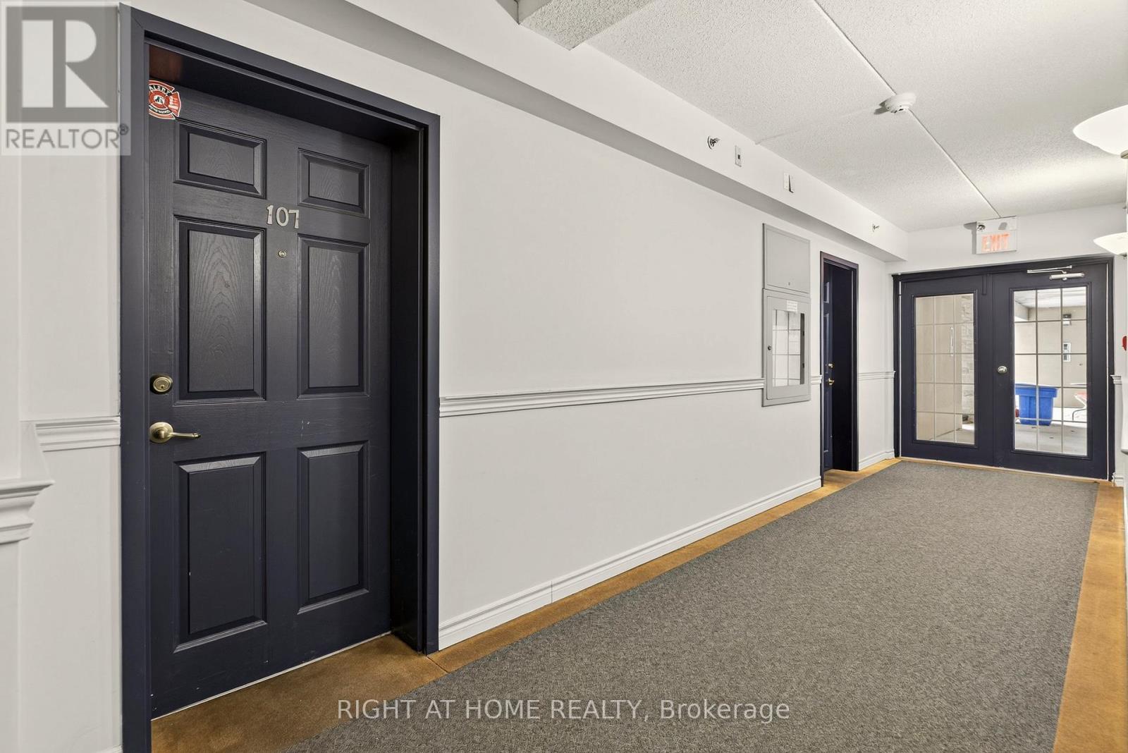 107 - 1431 Walker's Line, Burlington, Ontario  L7M 4P3 - Photo 4 - W12561498