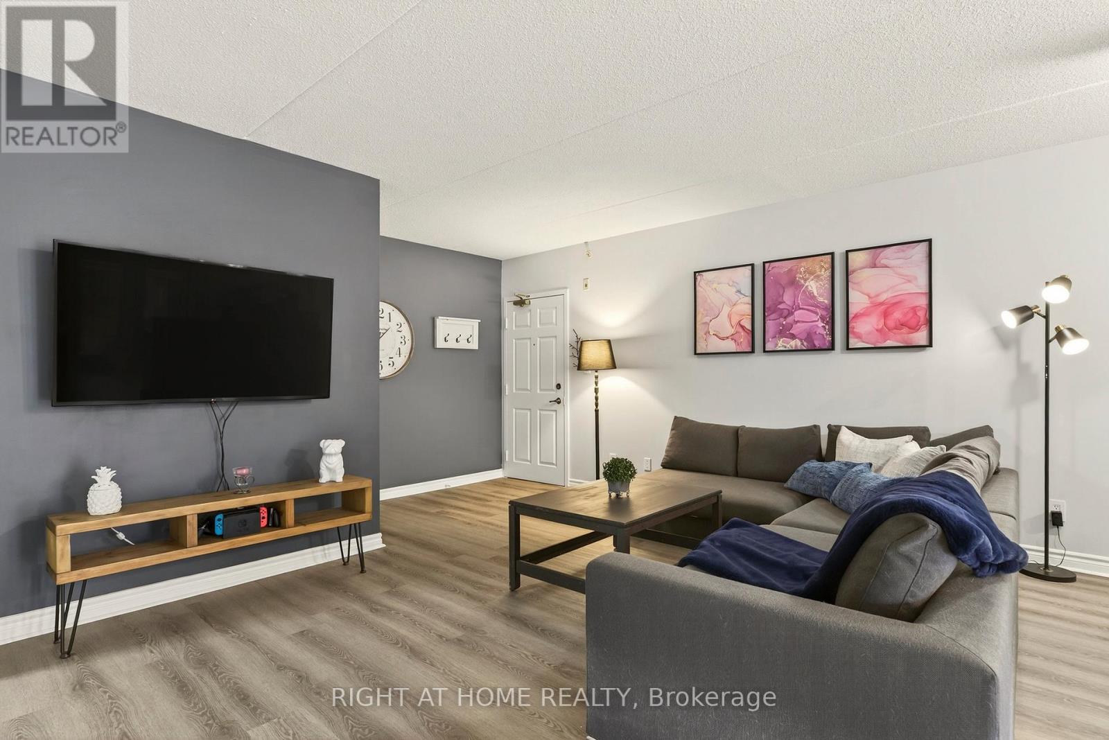 107 - 1431 Walker's Line, Burlington, Ontario  L7M 4P3 - Photo 5 - W12561498