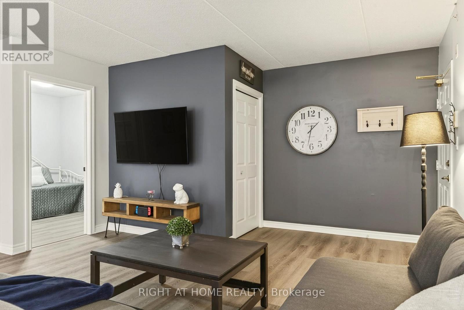 107 - 1431 Walker's Line, Burlington, Ontario  L7M 4P3 - Photo 6 - W12561498