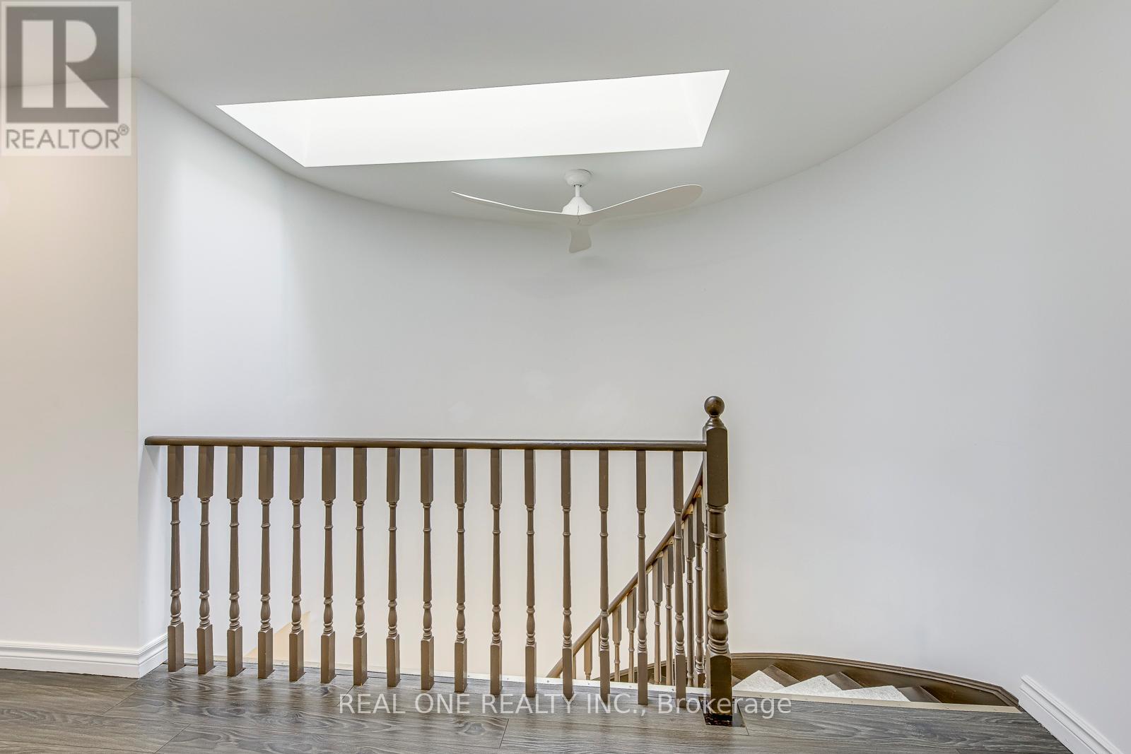 2075 Banbury Crescent, Oakville, Ontario  L6H 5P8 - Photo 21 - W12561532