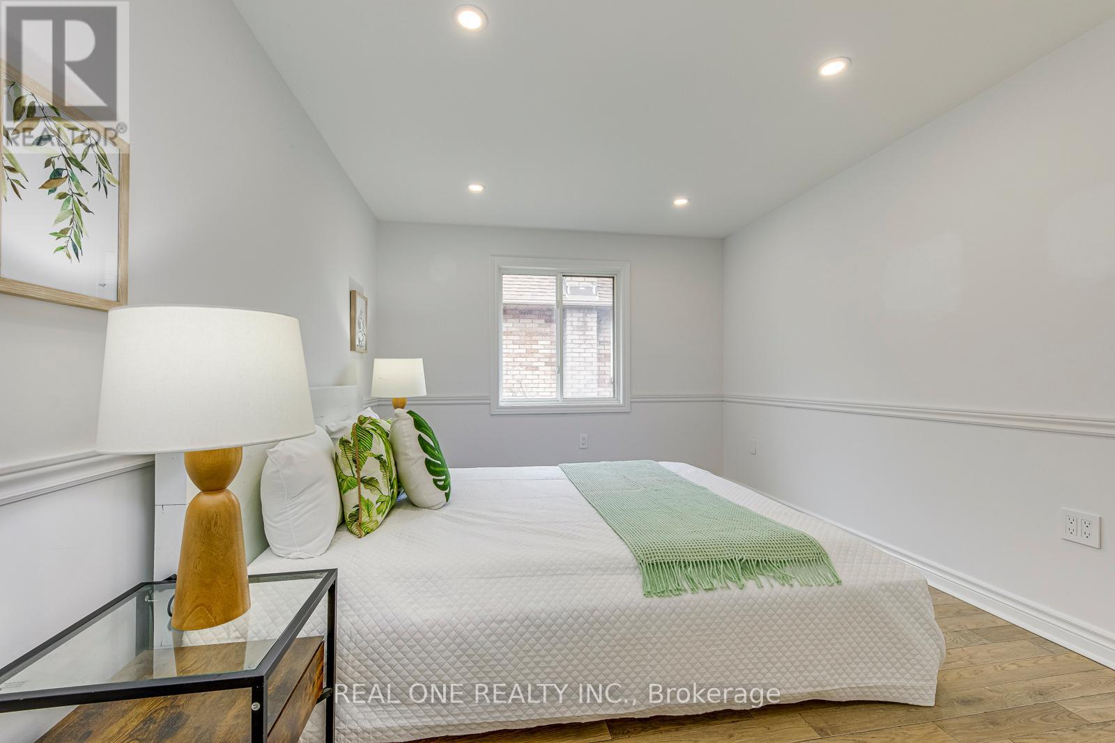 2075 Banbury Crescent, Oakville, Ontario  L6H 5P8 - Photo 28 - W12561532