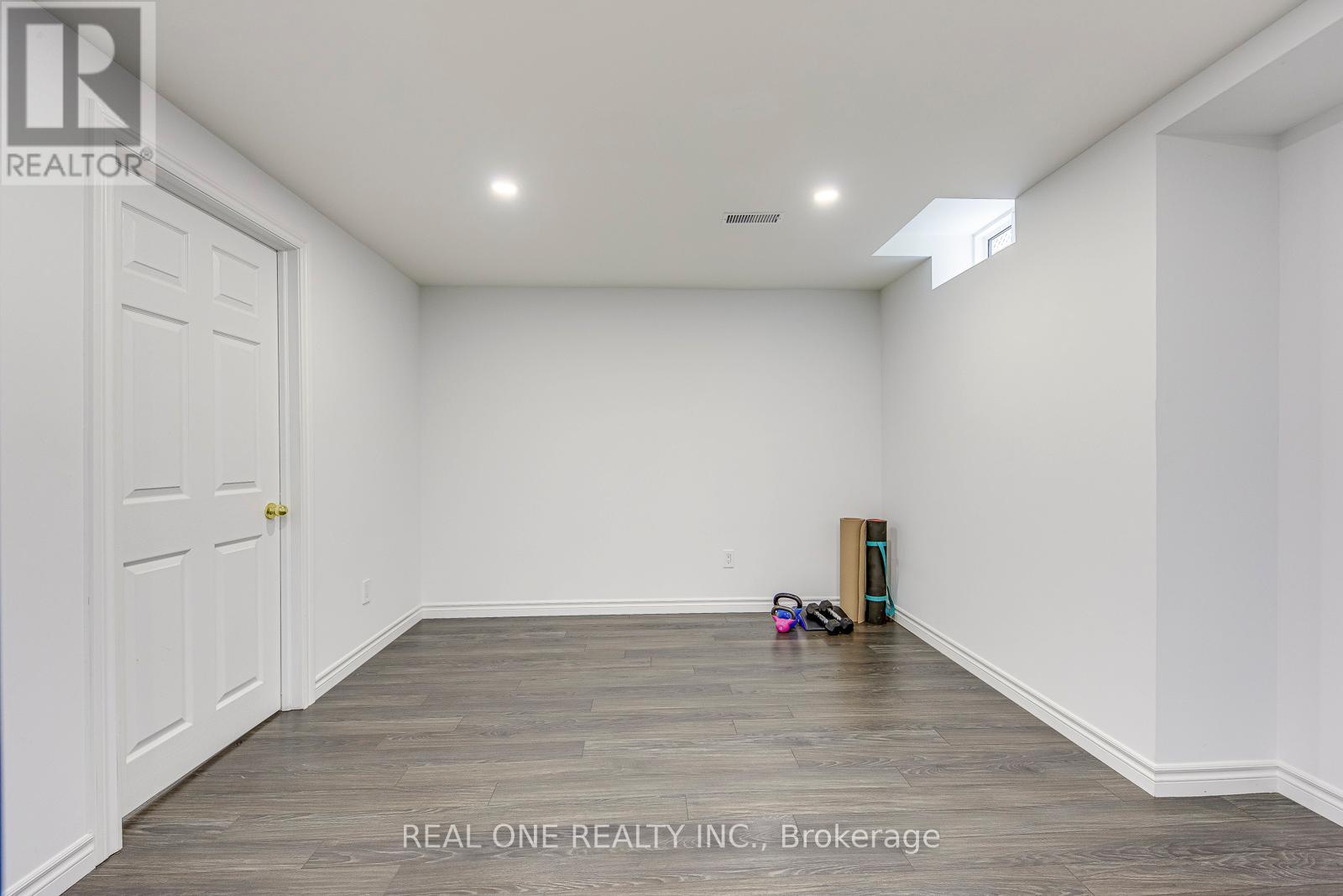 2075 Banbury Crescent, Oakville, Ontario  L6H 5P8 - Photo 39 - W12561532