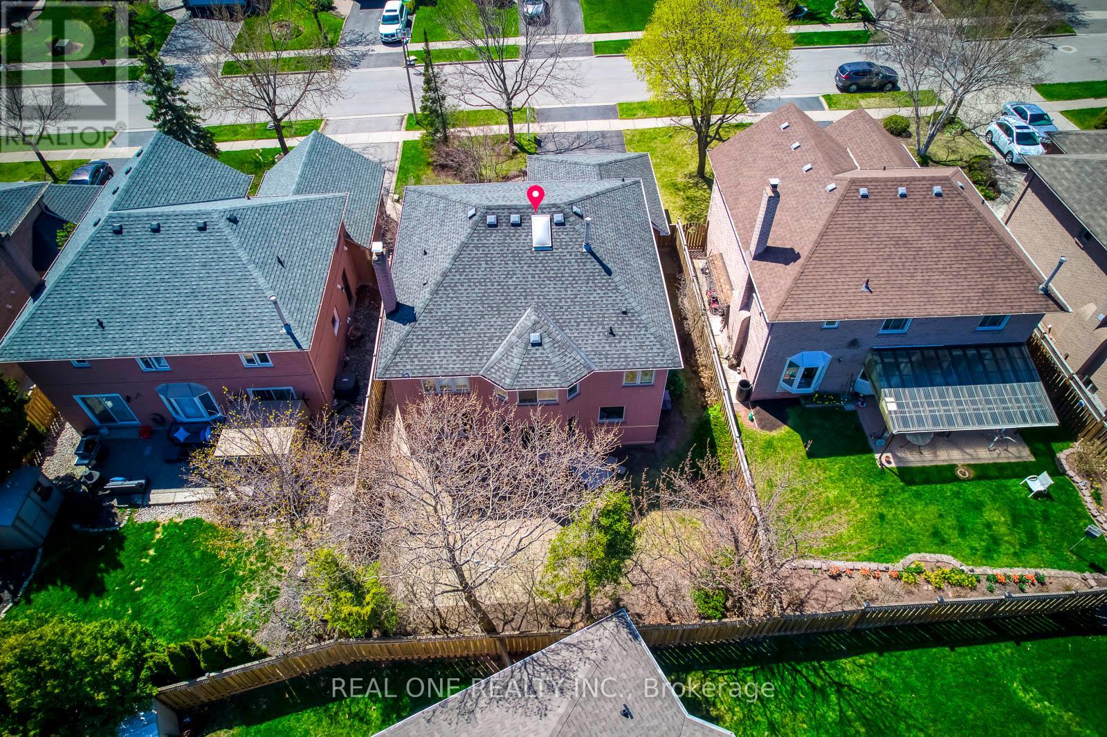 2075 Banbury Crescent, Oakville, Ontario  L6H 5P8 - Photo 43 - W12561532