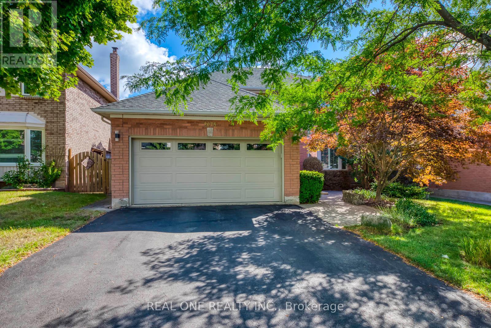 2075 BANBURY CRESCENT, Oakville, Ontario