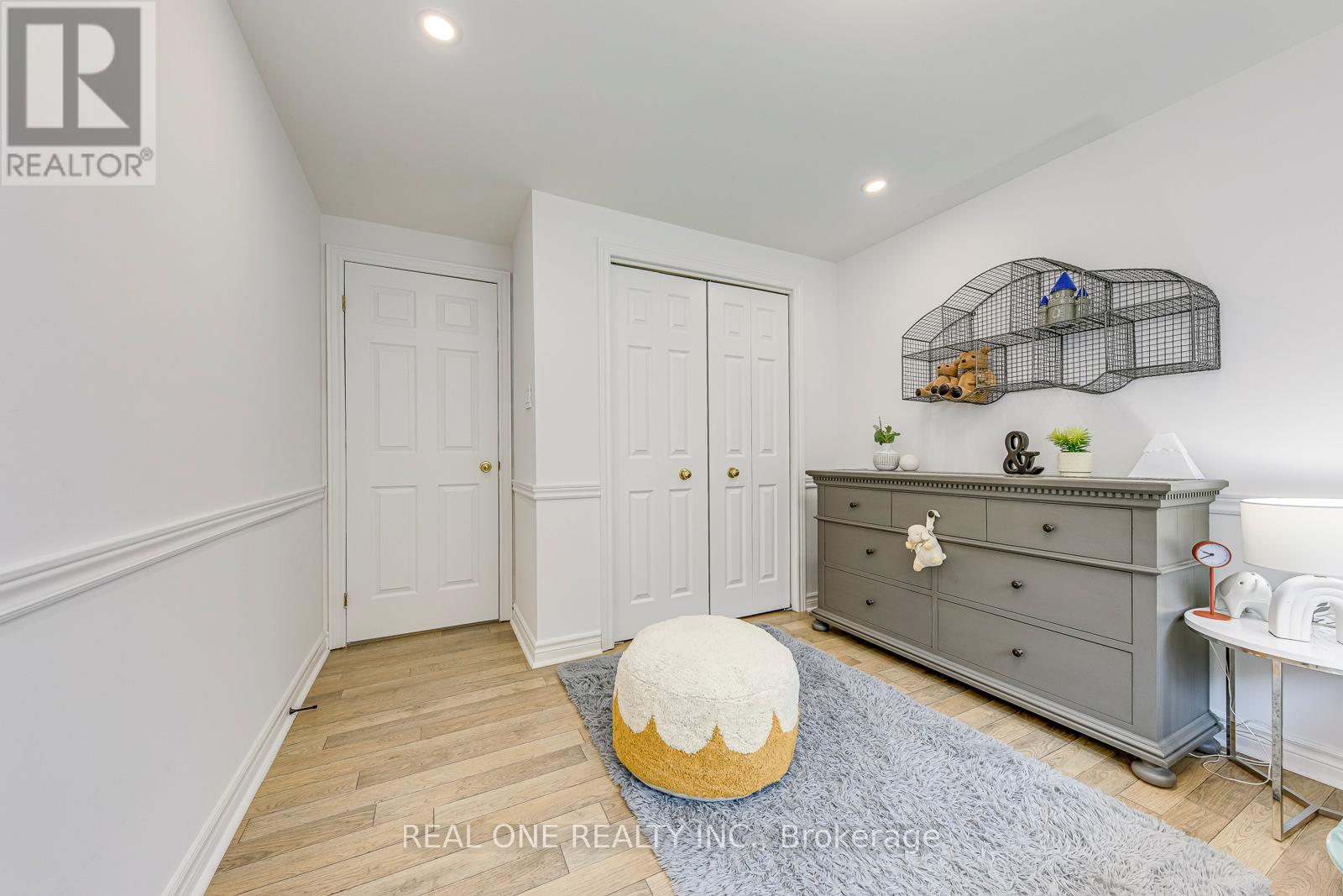 2075 Banbury Crescent, Oakville, Ontario  L6H 5P8 - Photo 33 - W12561536