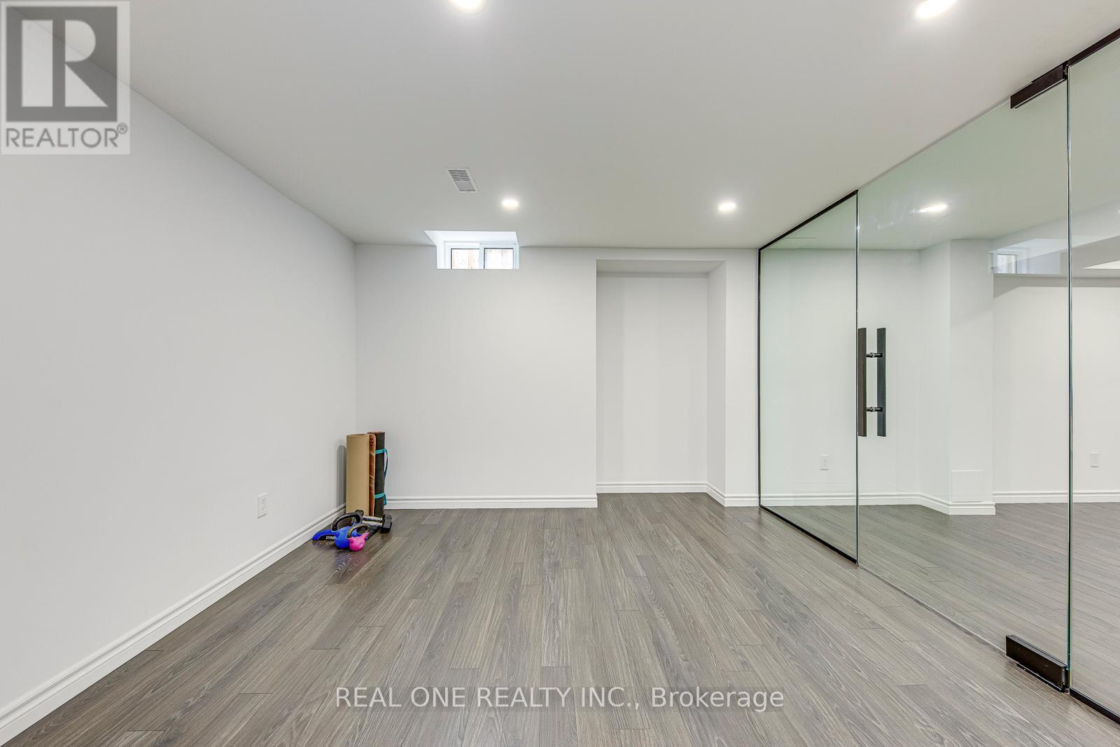 2075 Banbury Crescent, Oakville, Ontario  L6H 5P8 - Photo 40 - W12561536