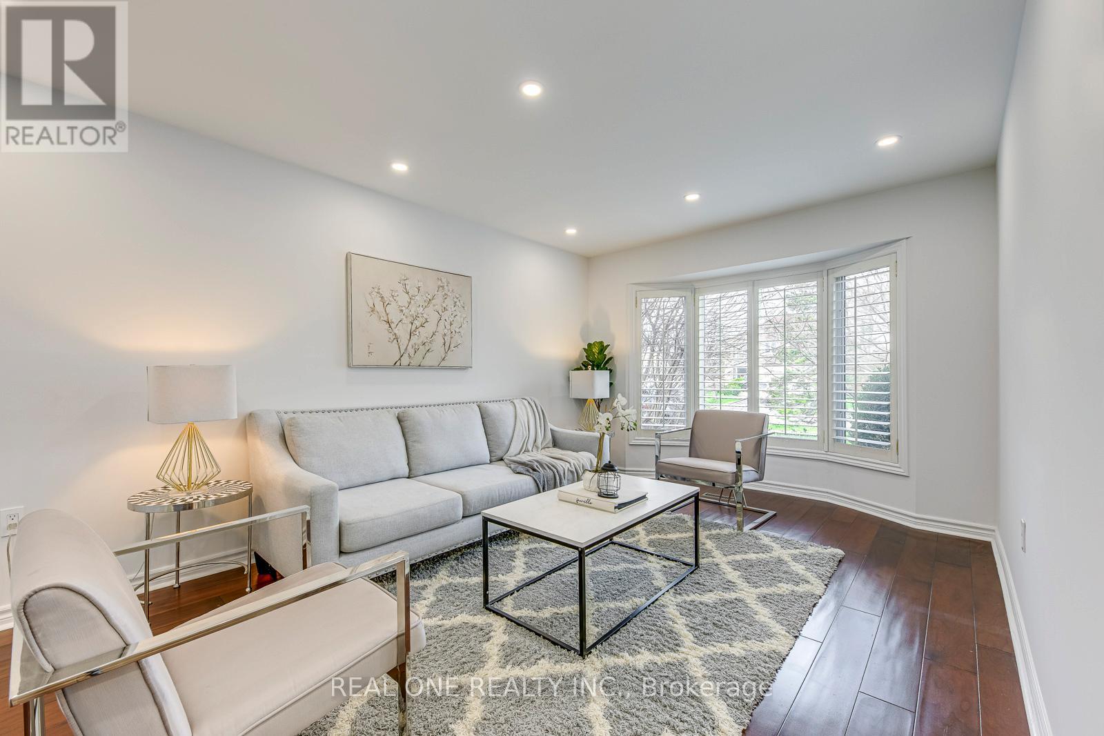 2075 Banbury Crescent, Oakville, Ontario  L6H 5P8 - Photo 6 - W12561536